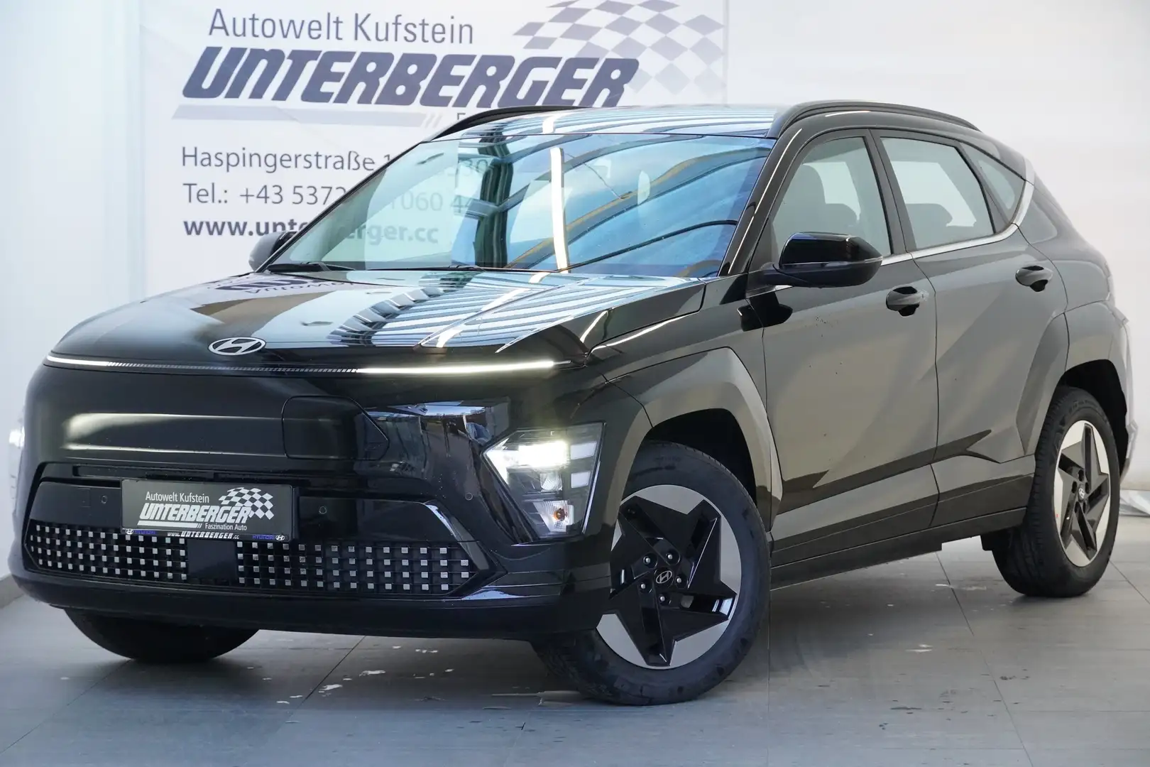 Hyundai KONA EV (SX2) Smart Line 48,6 kWh Schwarz - 1
