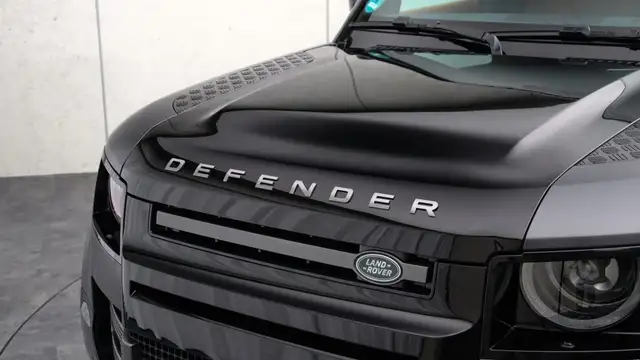 Land Rover Defender view 27