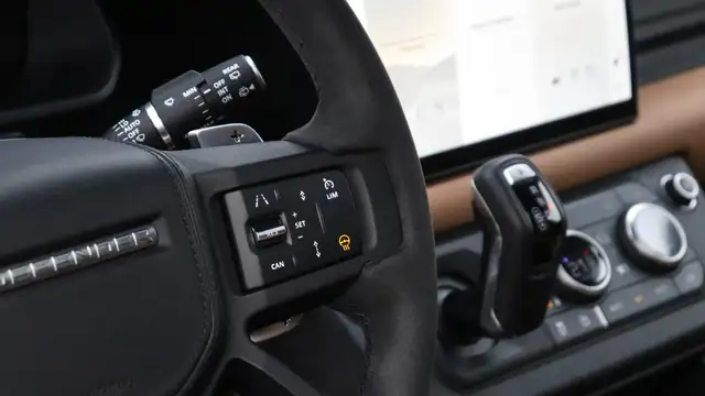 Land Rover Defender view 9