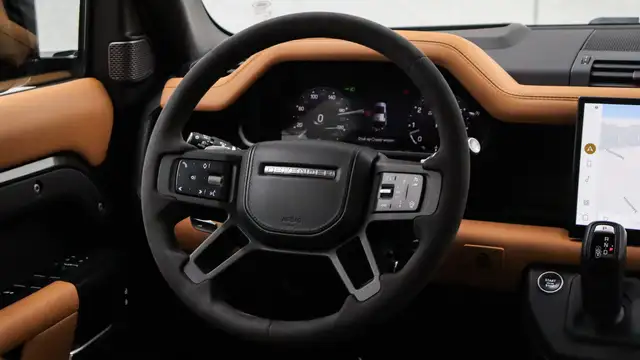 Land Rover Defender view 25