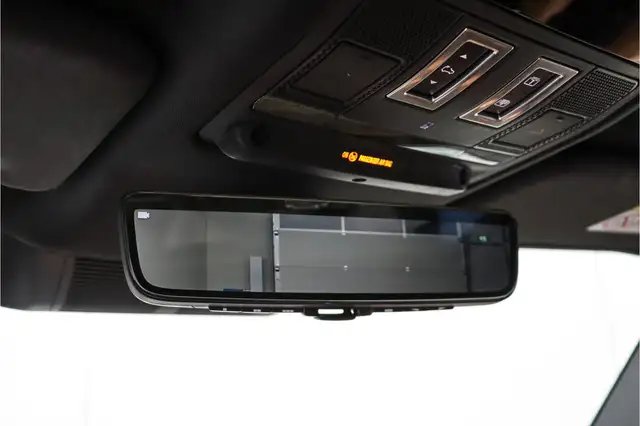 Land Rover Defender view 18