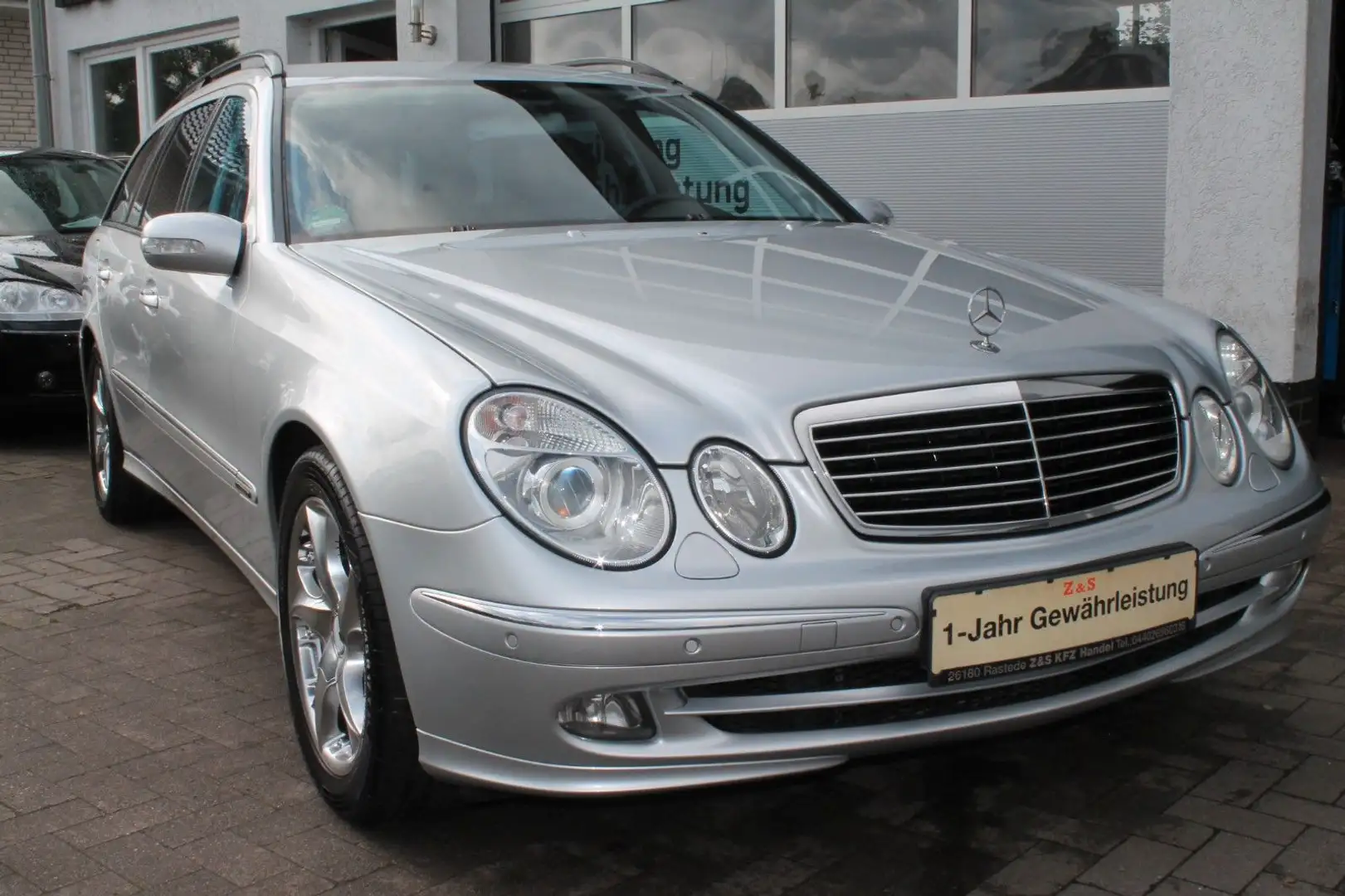 Mercedes-Benz E 200 T Kompressor Avantgarde Silber - 1