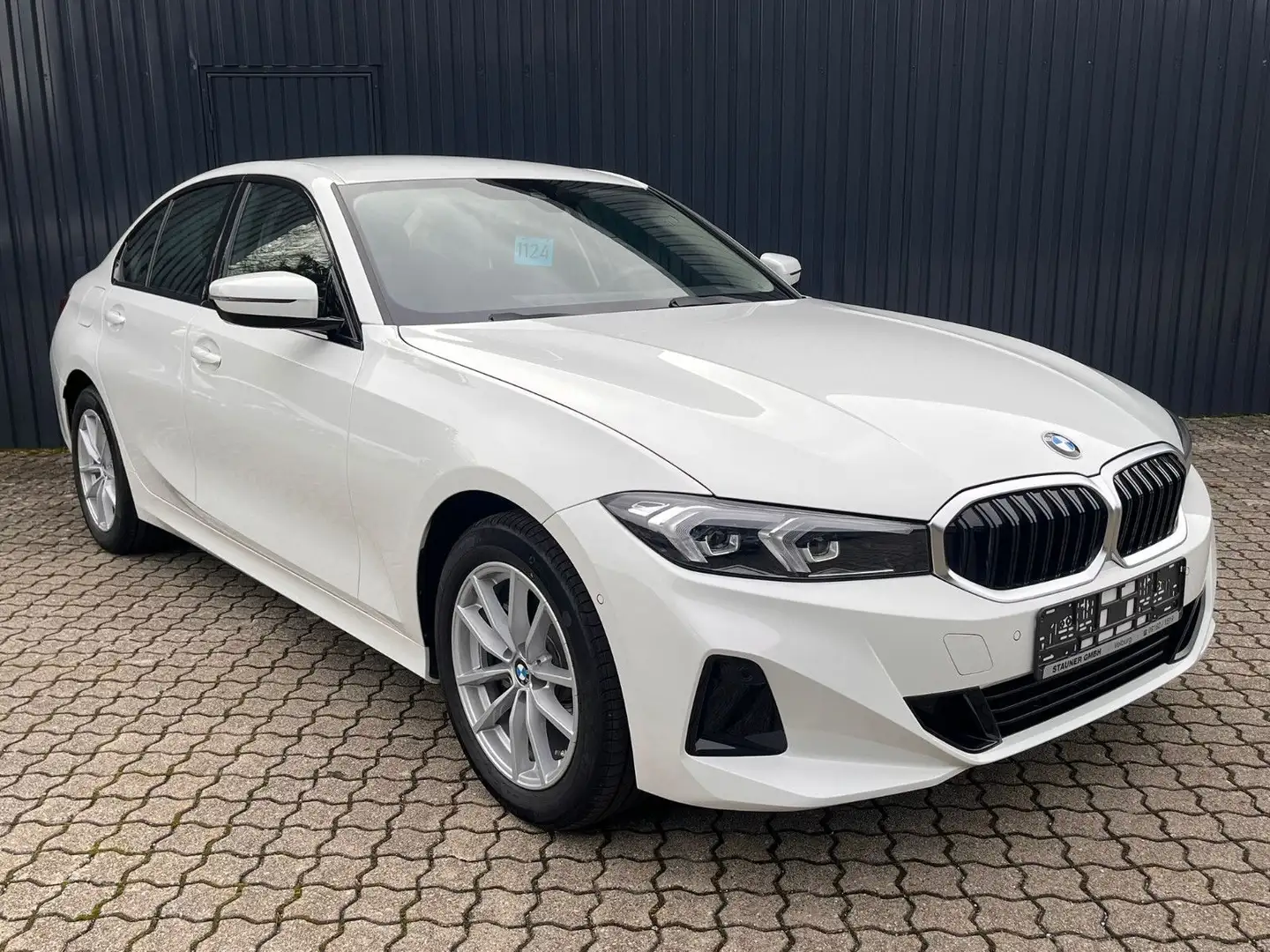 BMW 318 i Aut. Lim Facelift / Kamera/Sitzh/Komfortzug Biały - 2