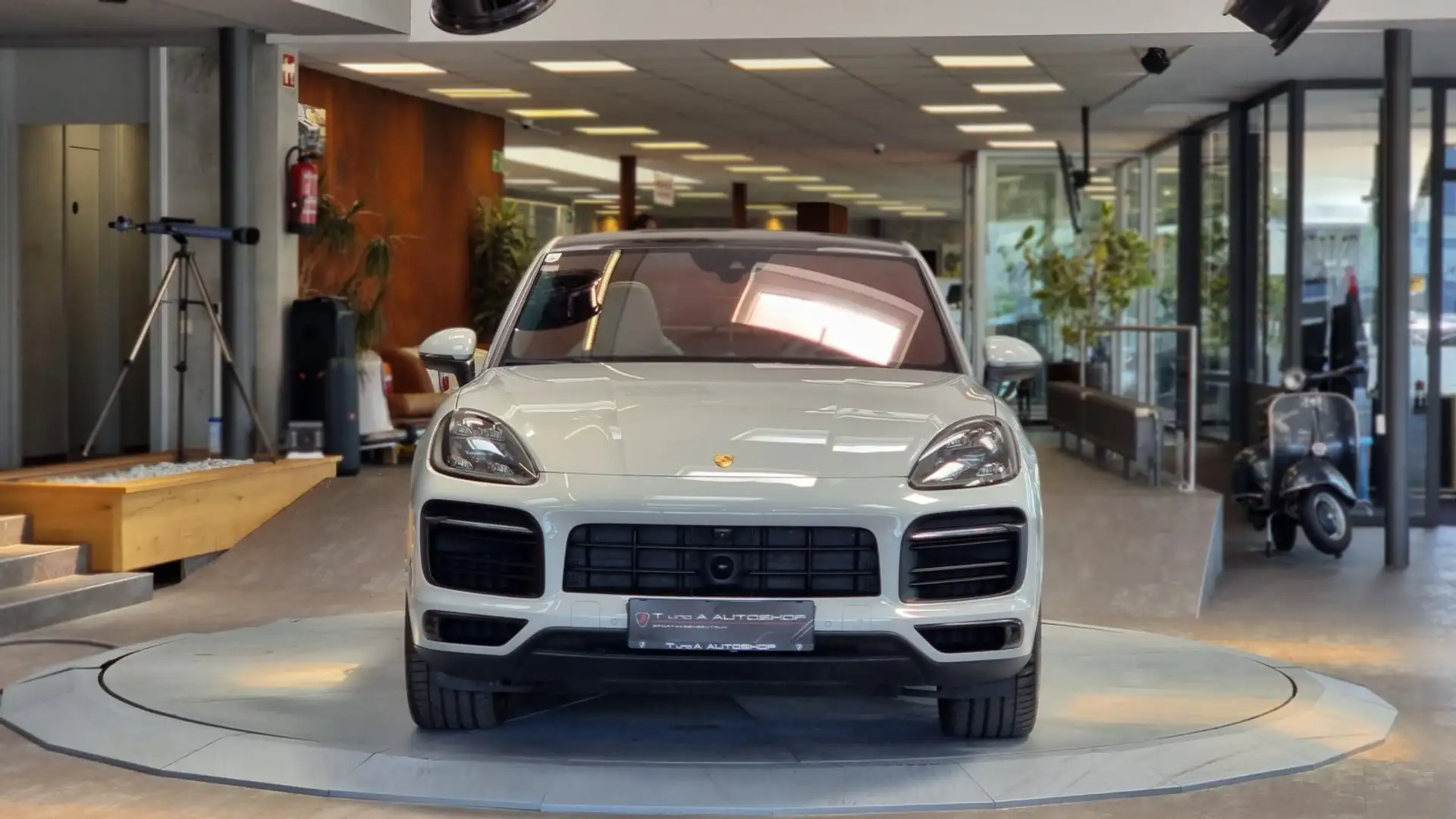 Porsche Cayenne E-Hybrid Coupe Aut. *Glasdach*Head-up*360°*BOSE* Grau - 2