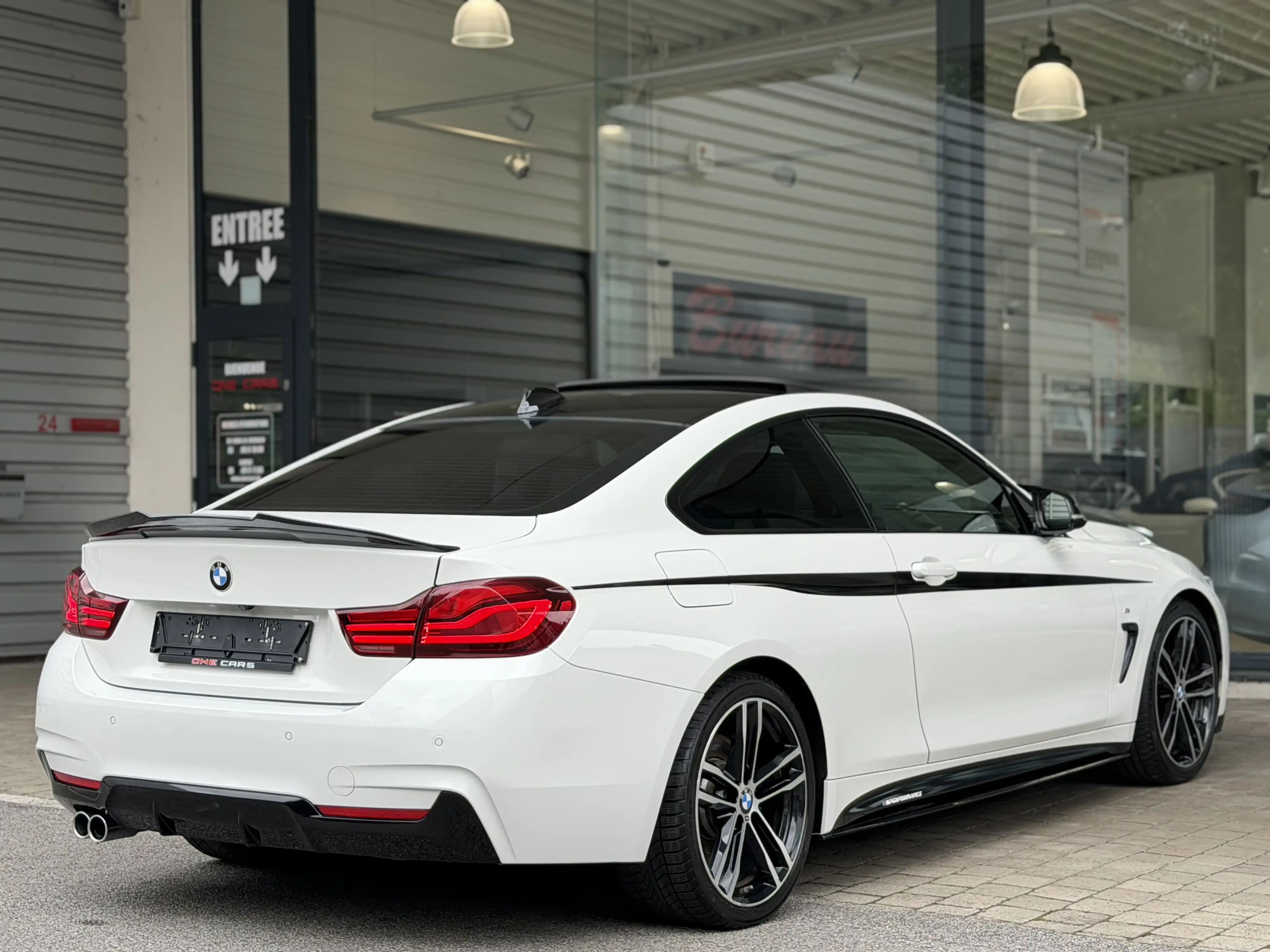 BMW 430 iA Coupé (PACK M Performance) CARPLAY-CAMERA-TOE-CUIR-GPS-JA19-GAR 12MOIS — photo 6