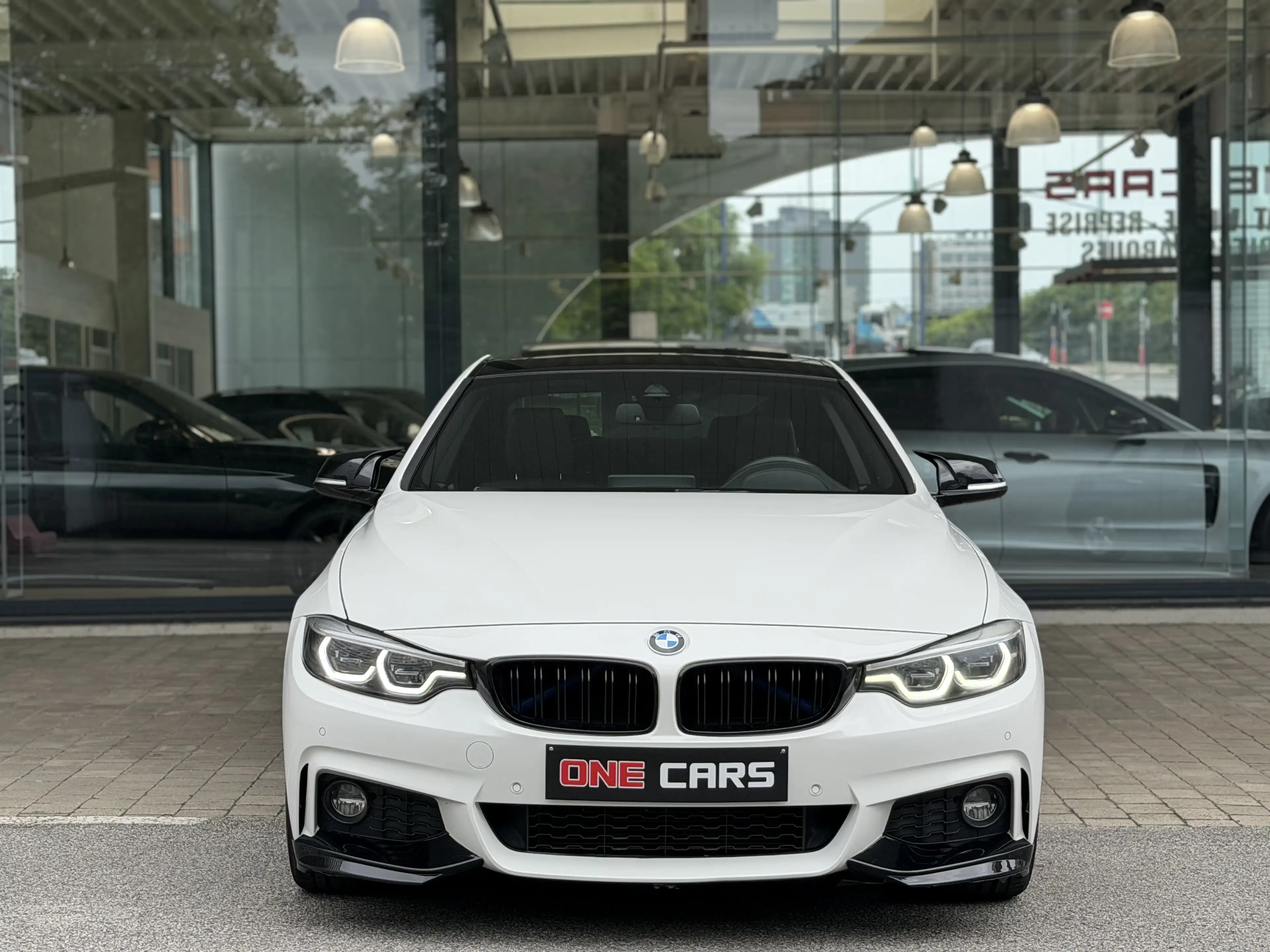 BMW 430 iA Coupé (PACK M Performance) CARPLAY-CAMERA-TOE-CUIR-GPS-JA19-GAR 12MOIS — photo 2