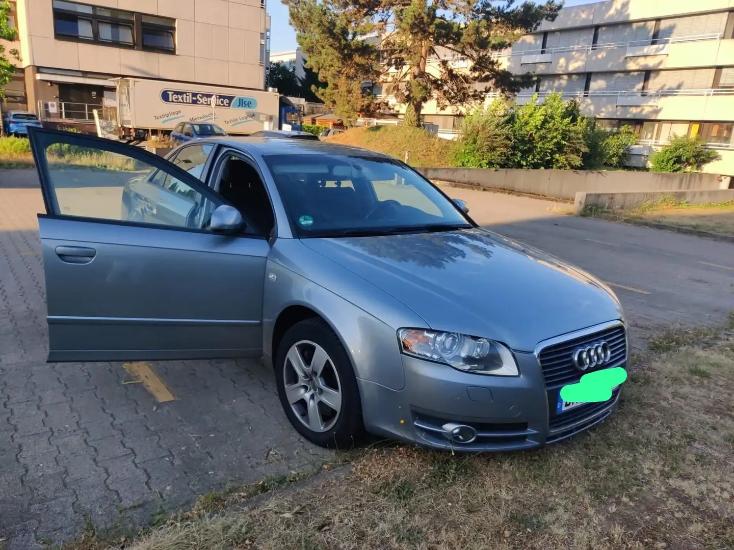 Audi A4 Lim. 2.5 TDI Gris - 1
