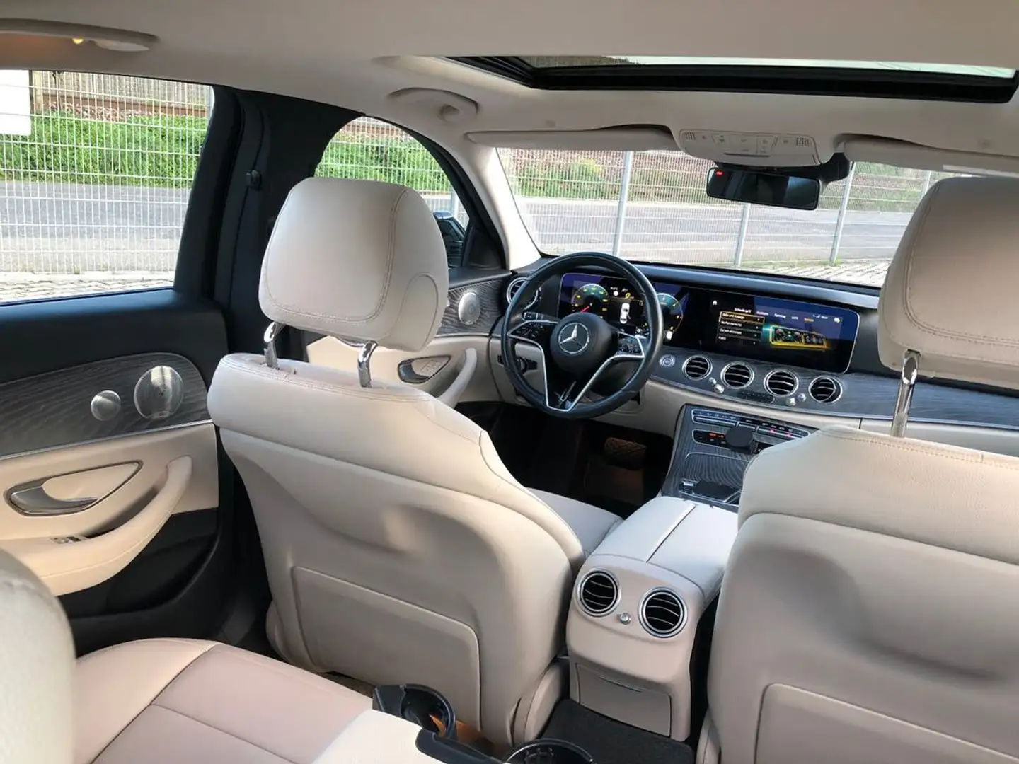 Mercedes-Benz E 220 Noir - 2