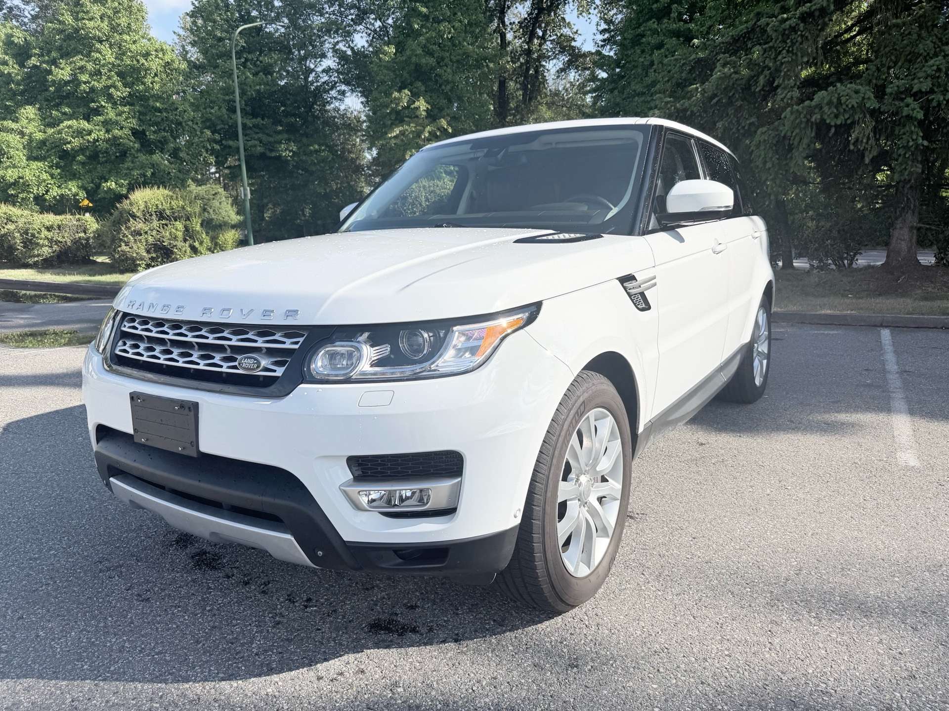 2014 Land Rover Range Rover Sport 4WD 4dr V8 Supercharged alt 2