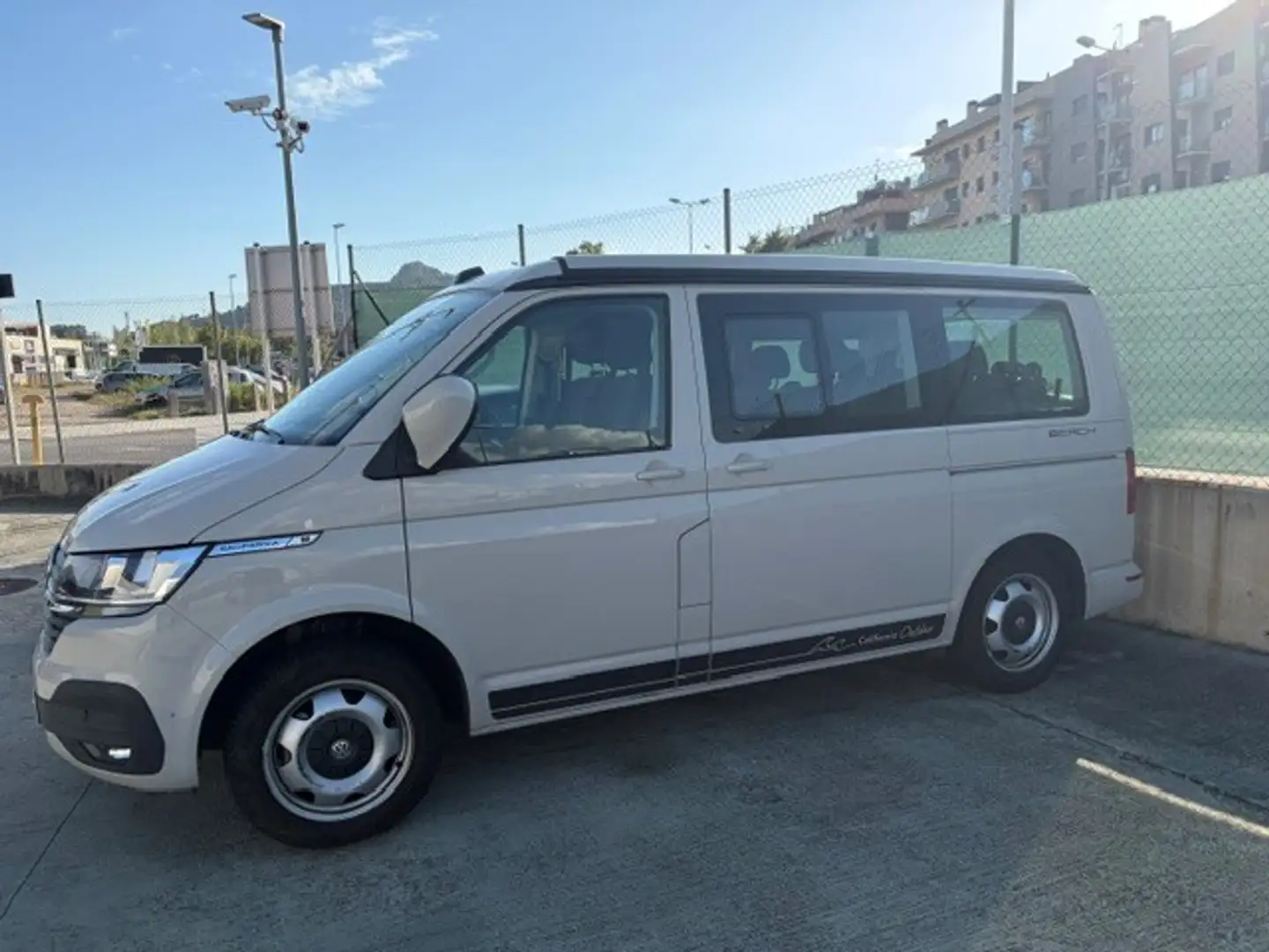Volkswagen T6.1 California California beach outdoor 150 CV Manual Gris - 1