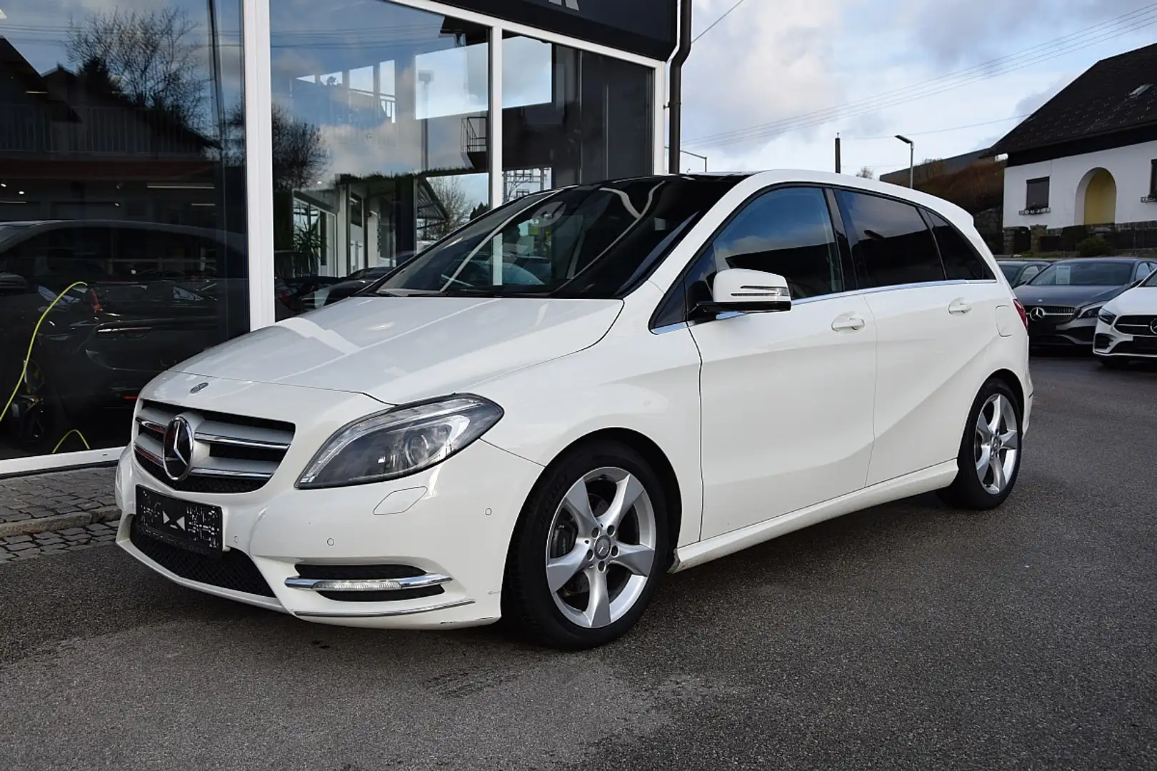 Mercedes-Benz B 180 CDI BlueEfficiency DPF Sports Tourer Blanc - 2