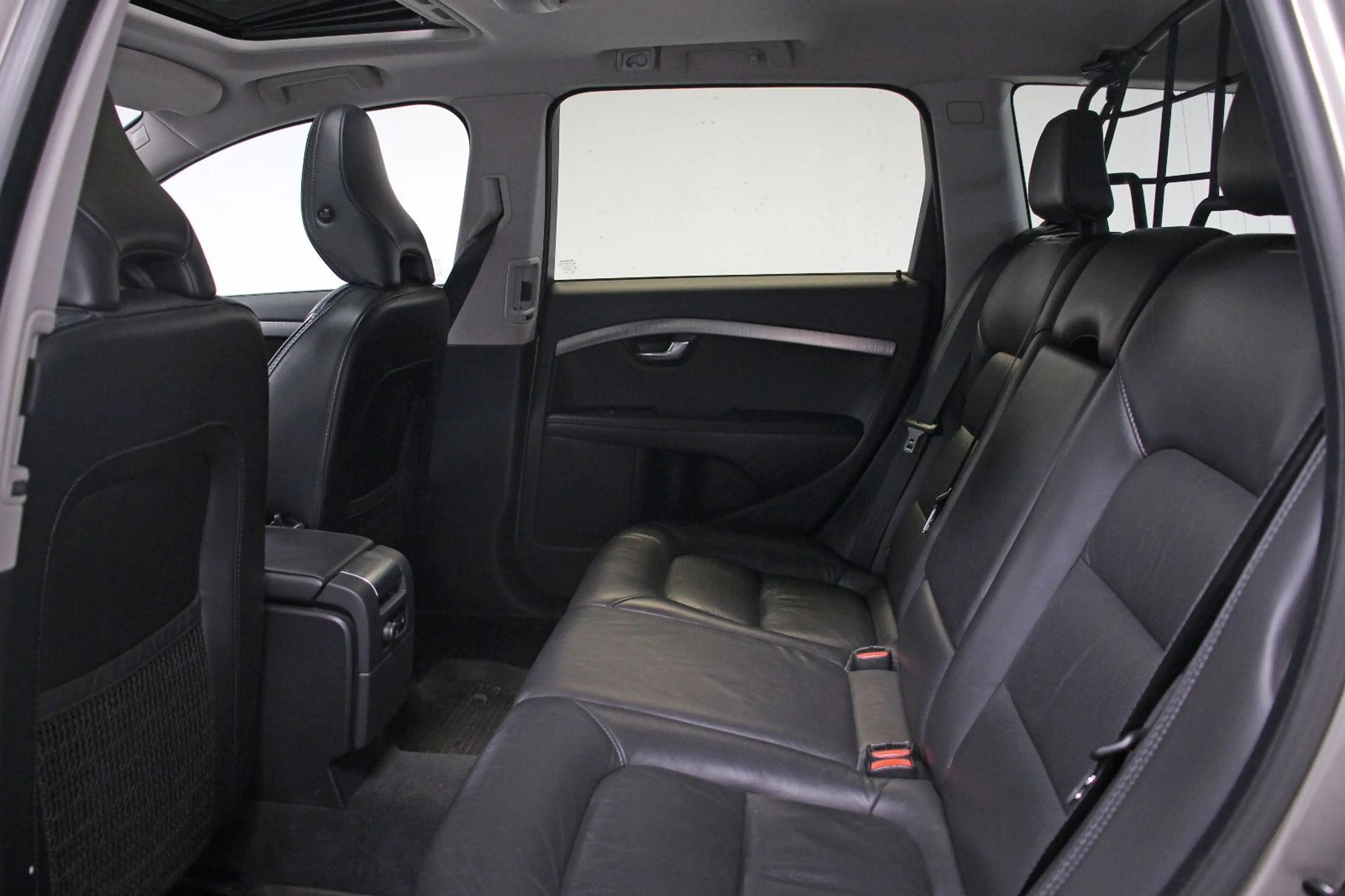 Volvo XC70 2.4 Diesel AWD *AHK/NAVI/PANO/STHZ/S.HEFT* — photo 15