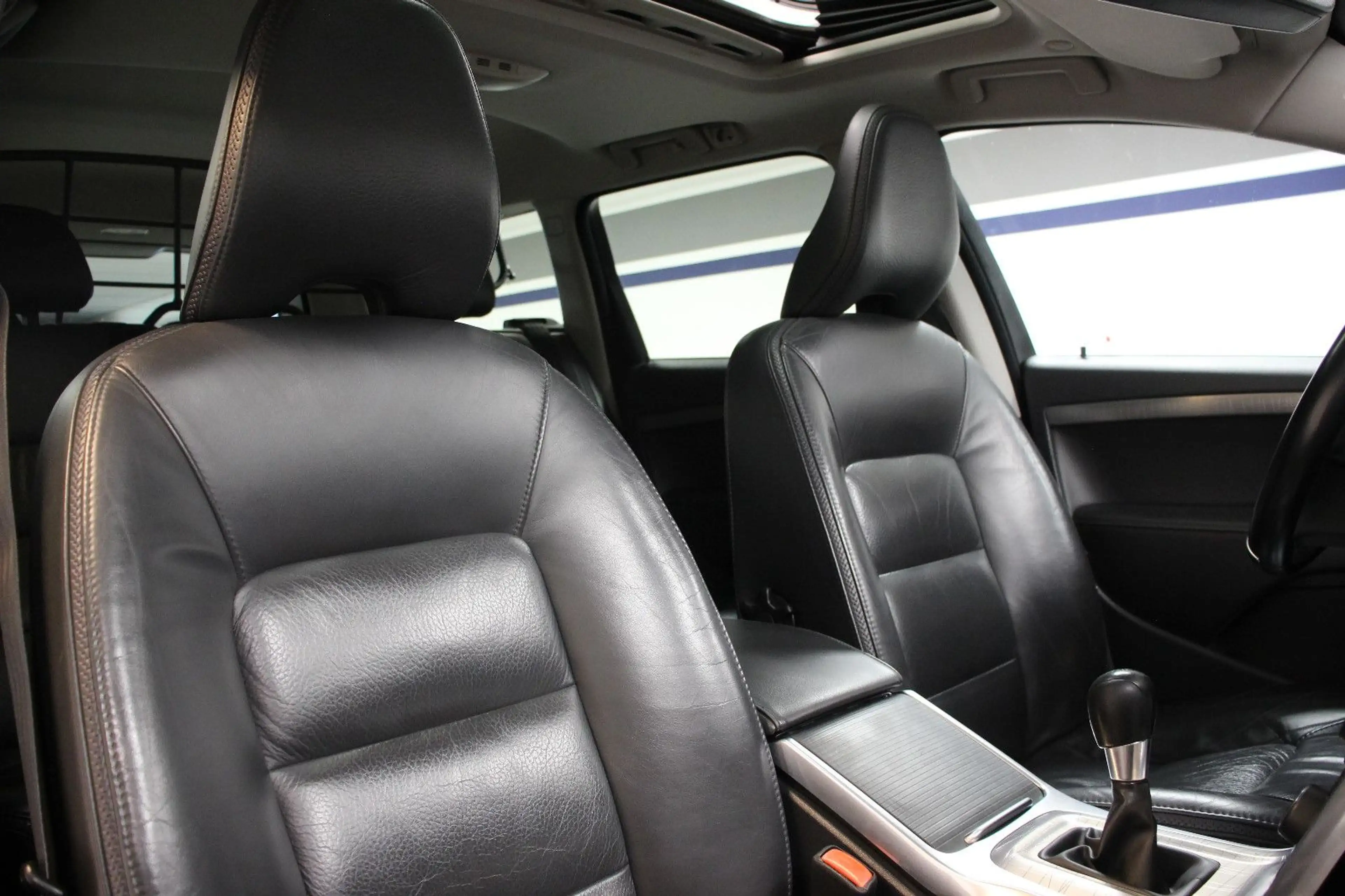 Volvo XC70 2.4 Diesel AWD *AHK/NAVI/PANO/STHZ/S.HEFT* — photo 12