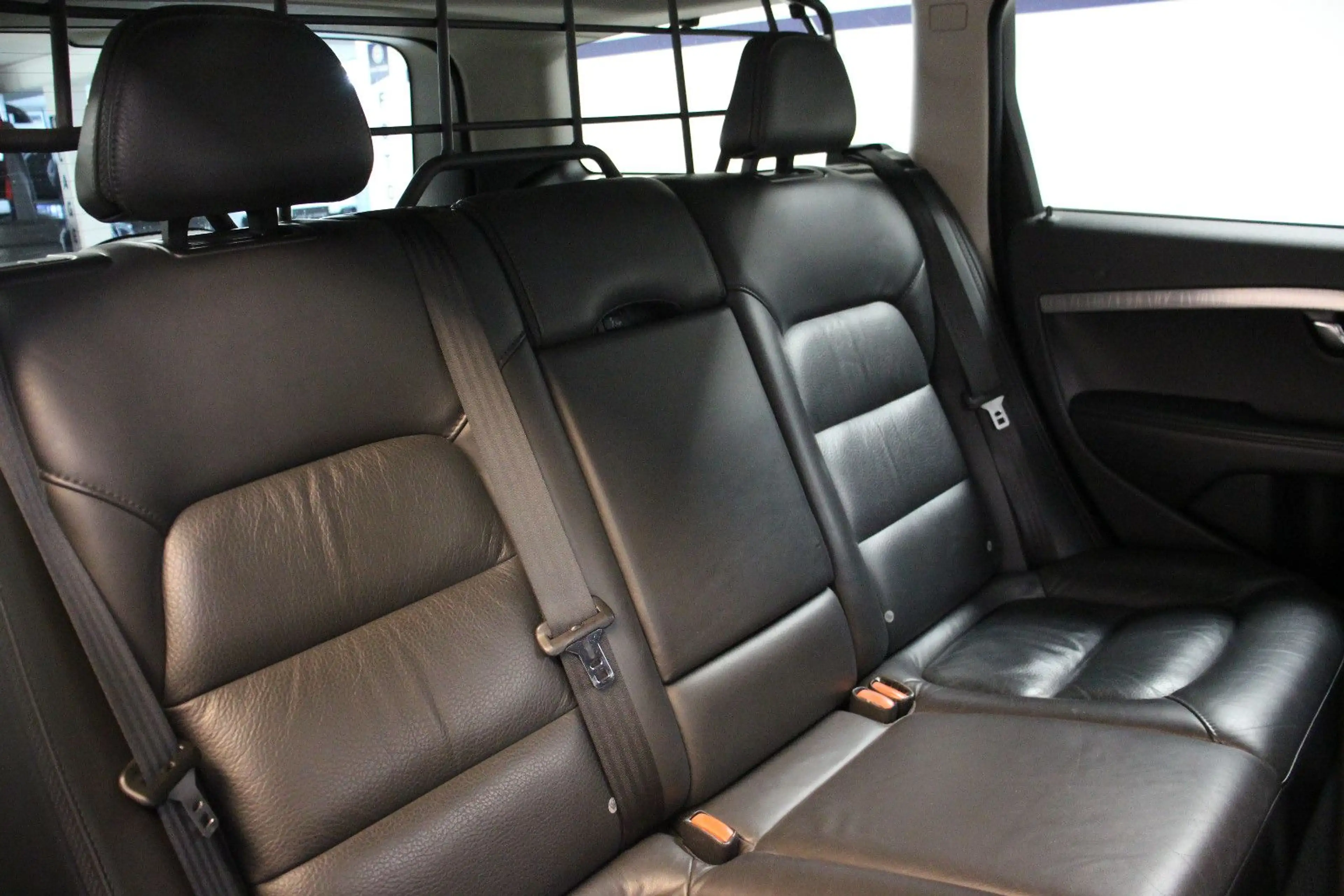 Volvo XC70 2.4 Diesel AWD *AHK/NAVI/PANO/STHZ/S.HEFT* — photo 13