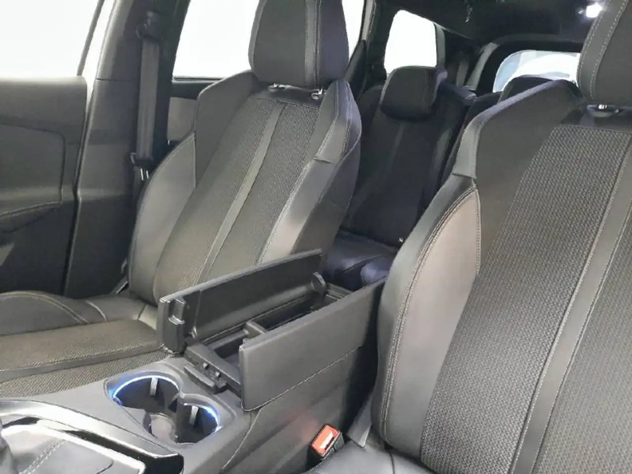 Peugeot 5008 2 1.2 PureTech 96kW S&S GT, миниатюра 28