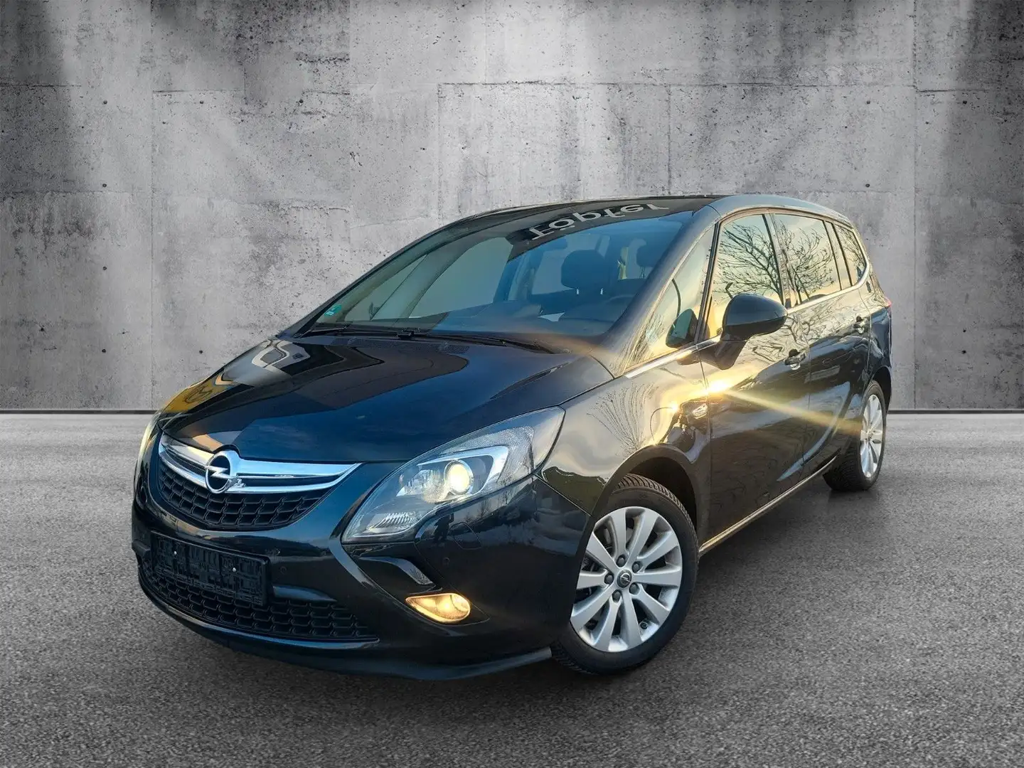 Opel Zafira C Tourer 2.0T mit Panorama "Innovation" Schwarz - 1