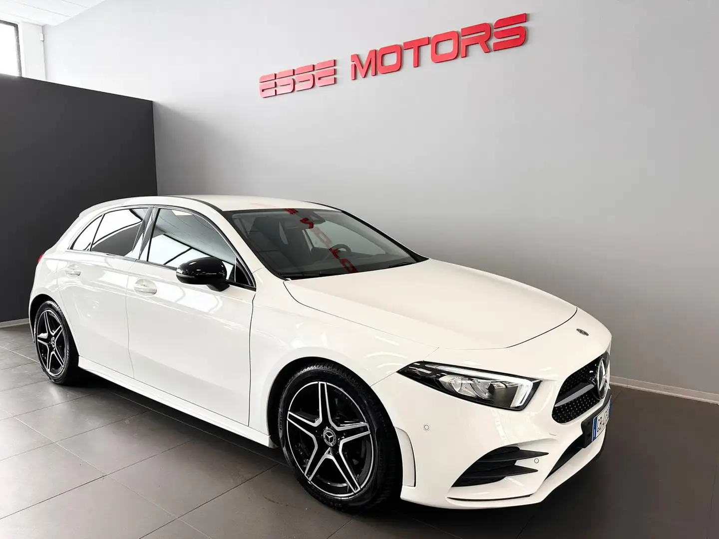 Mercedes-Benz A 180 AMG LINE - PACCHETTO LUCI - FARI LED - Bianco - 1