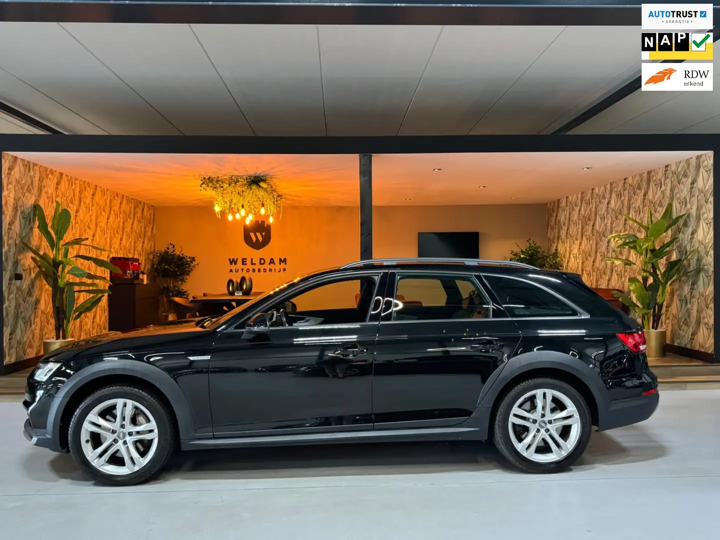 Audi A4 allroad quattro 45 TFSI MHEV Garantie Camera Elek Stoelen Zwart - 1