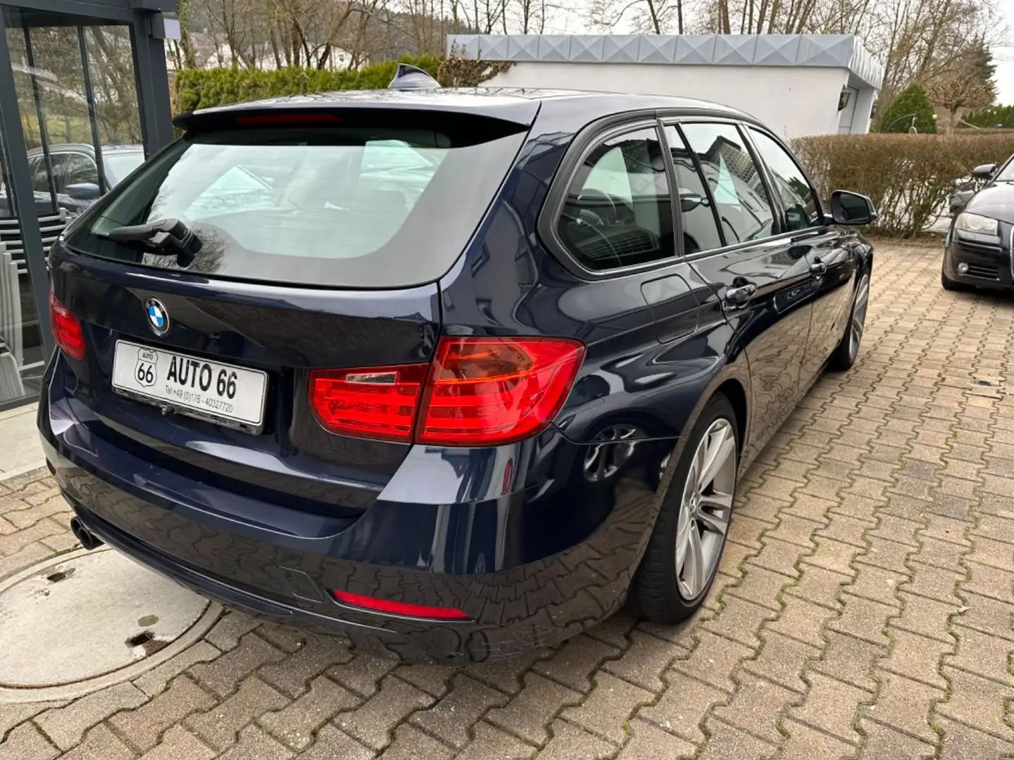 BMW 325 3 Touring 325 d Sport Line |HUD|Pano|Navi|Bi-Xen Синій - 2