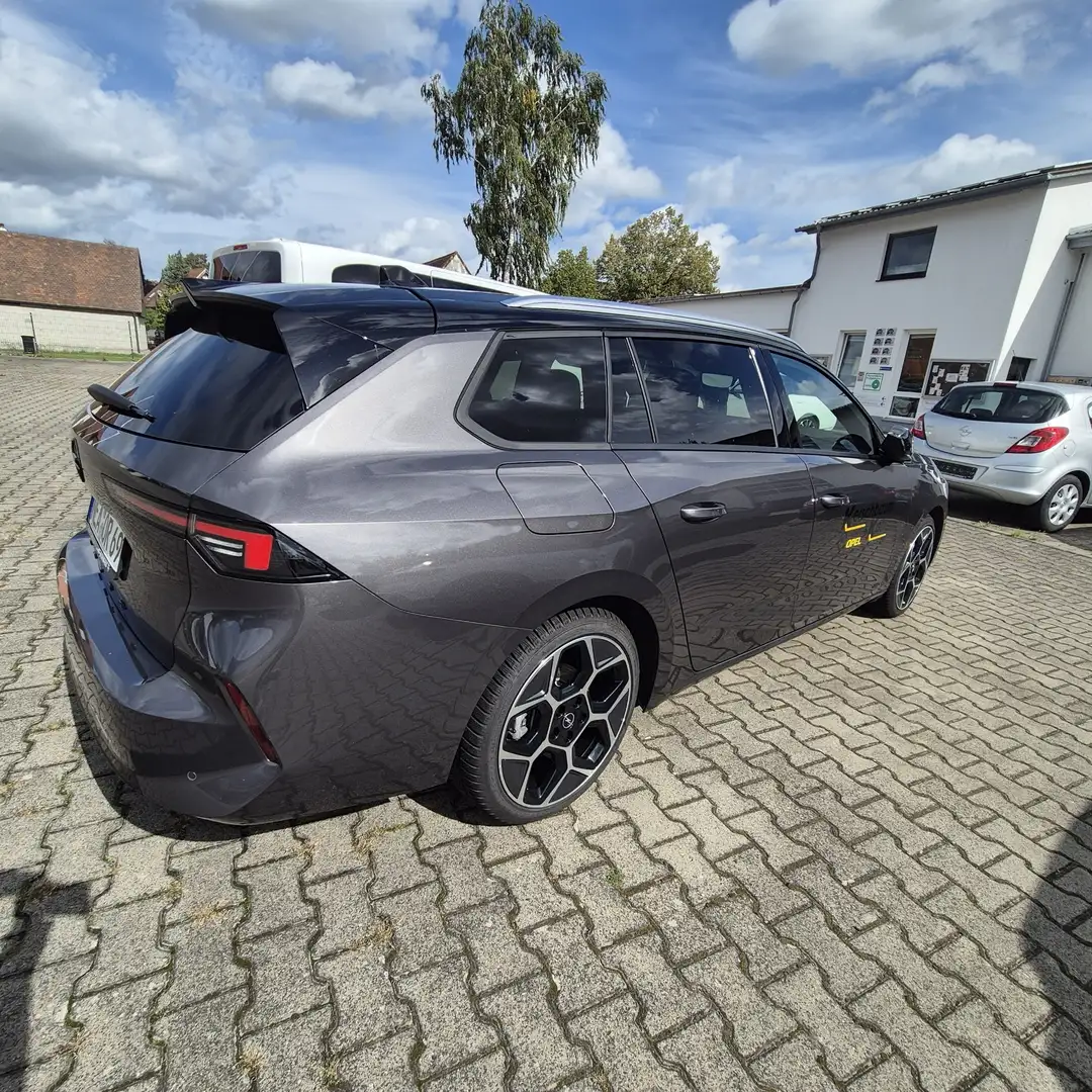 Opel Astra Sports Tourer Grau - 2