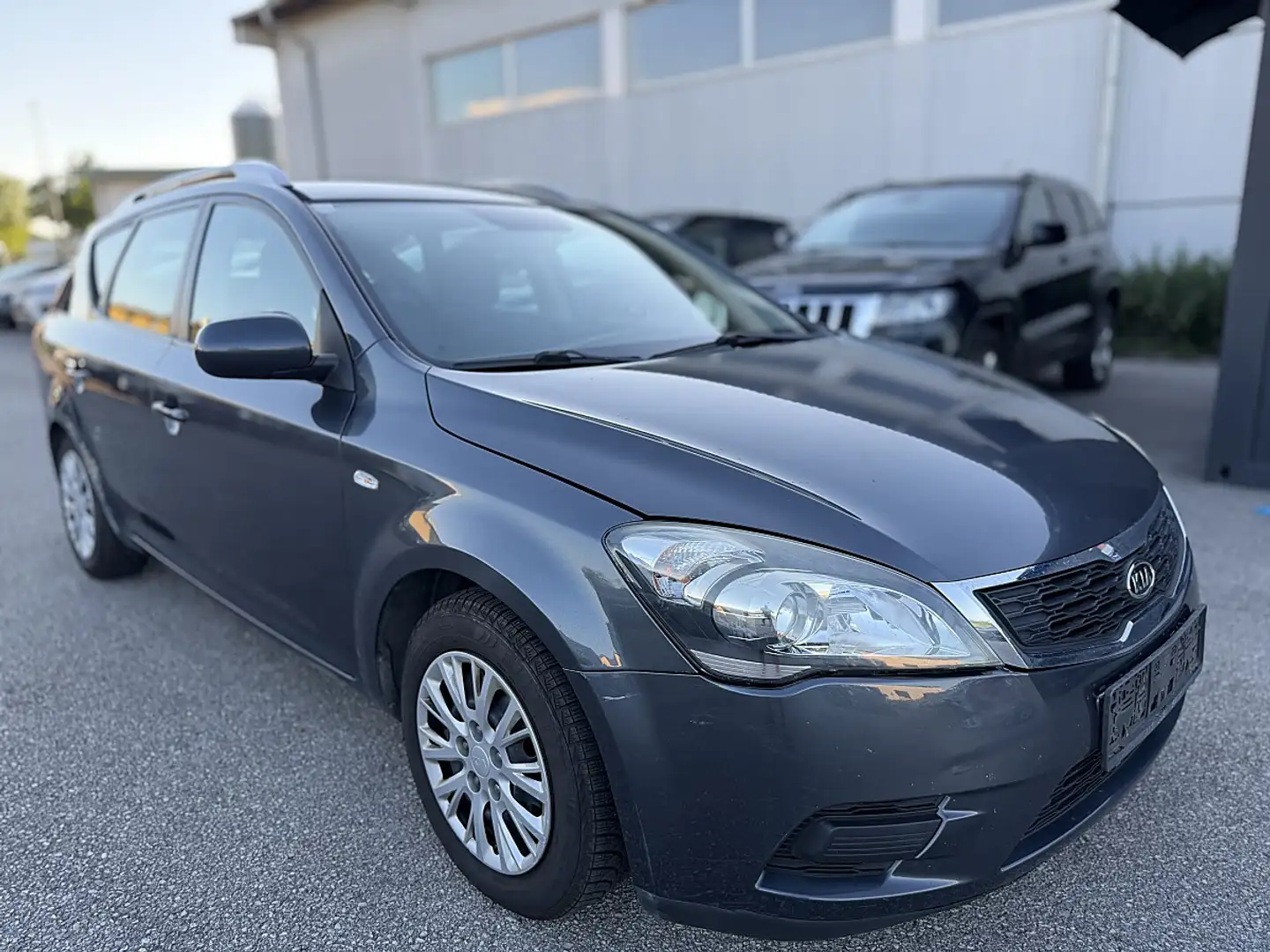 Kia Ceed / cee'd cee'd 1.4 Grau - 1