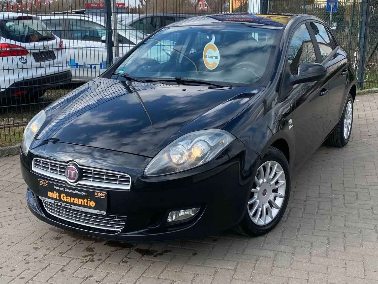 Fiat Bravo 1.4 16V MyLife--TÜV NEU--ÖL/ÖLFILTER NEU-- Černá - 1