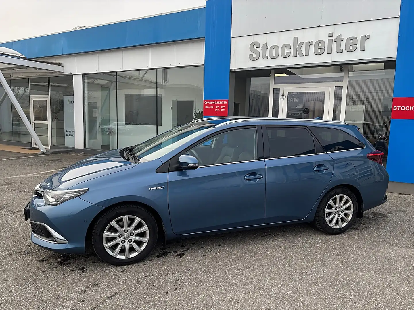 Toyota Auris TS 1,8 VVT-i Hybrid Lounge*LED*NAVI*PANO*KAMERA Blau - 2