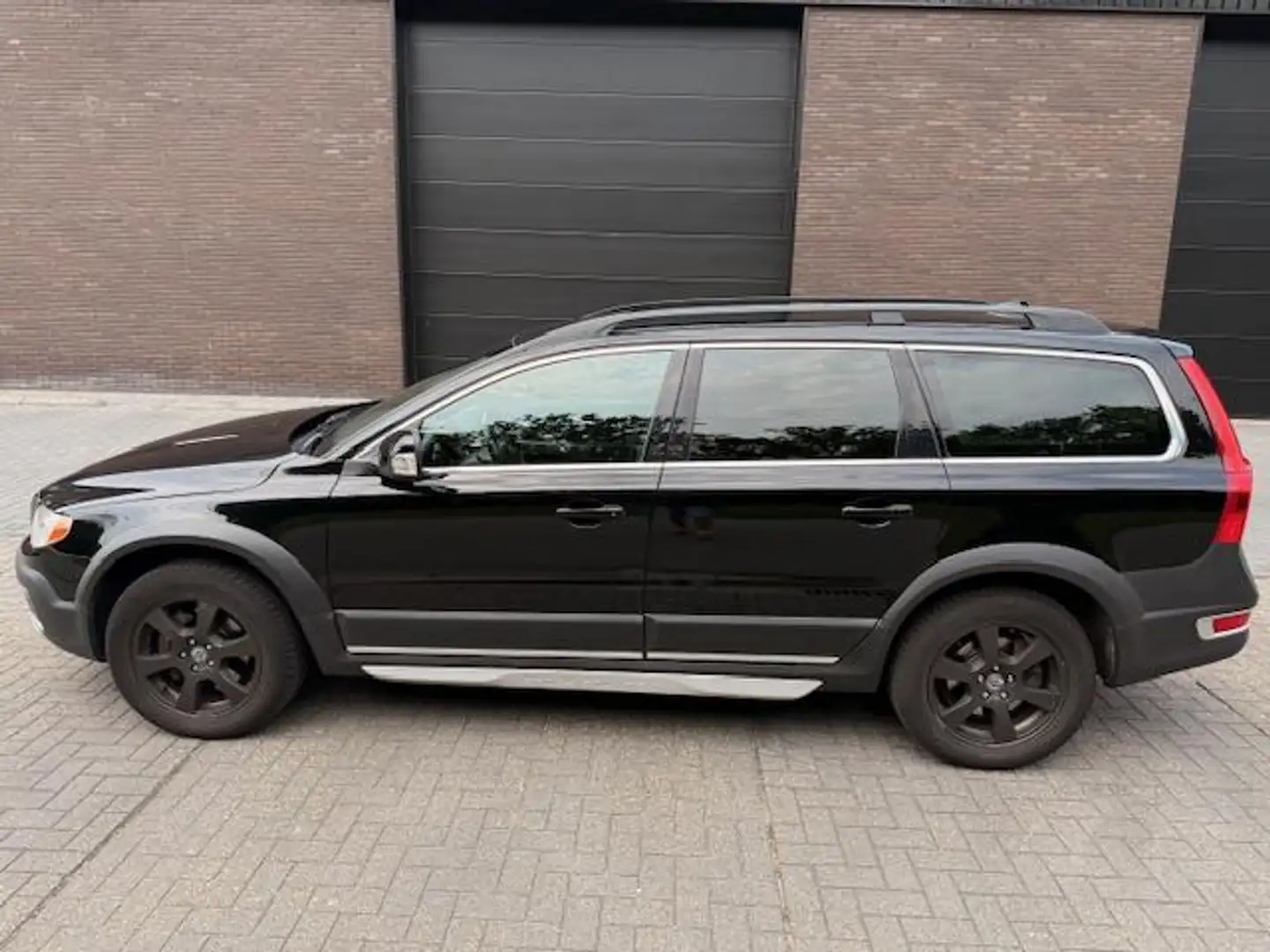 Volvo XC70 2.4D Momentum |CROSS COUNTRY| AUTOMAAT| VOL LEDER| Negro - 2