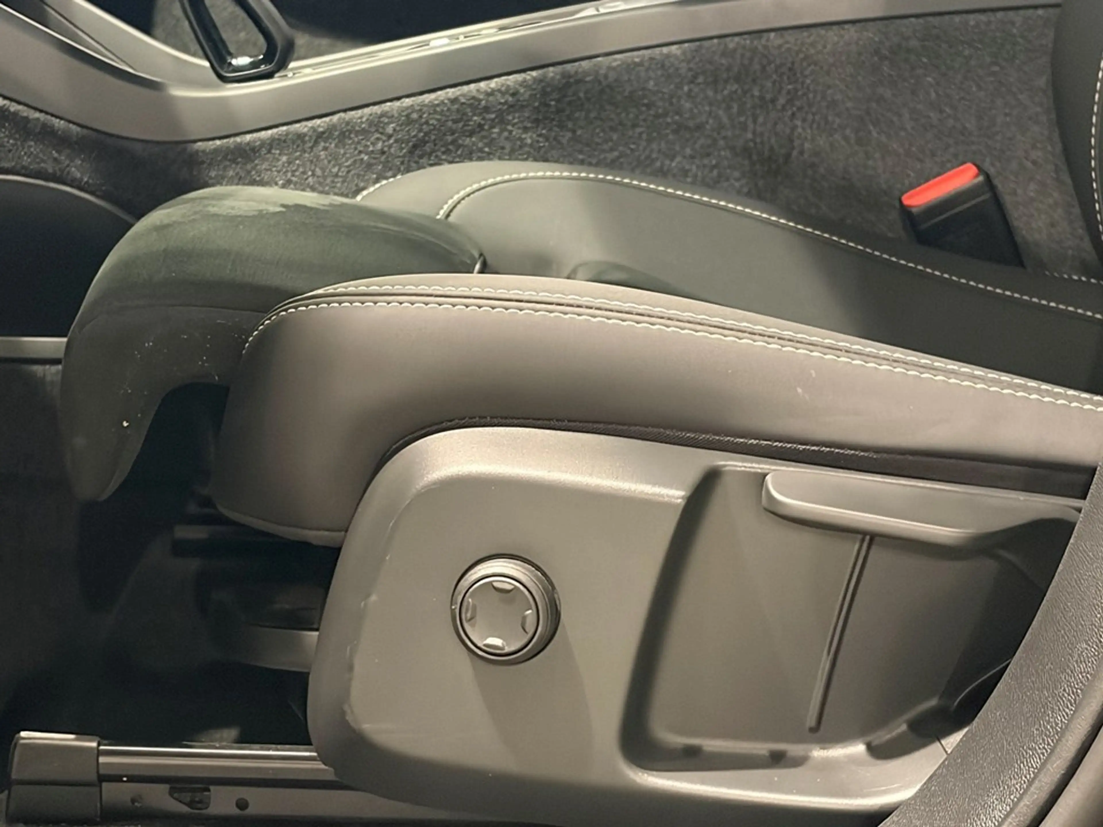 Volvo C40 Recharge Plus Extended Range — photo 6