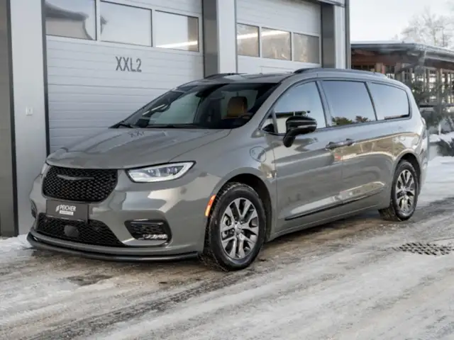 Chrysler Pacifica Hybrid Pinnacle FWD