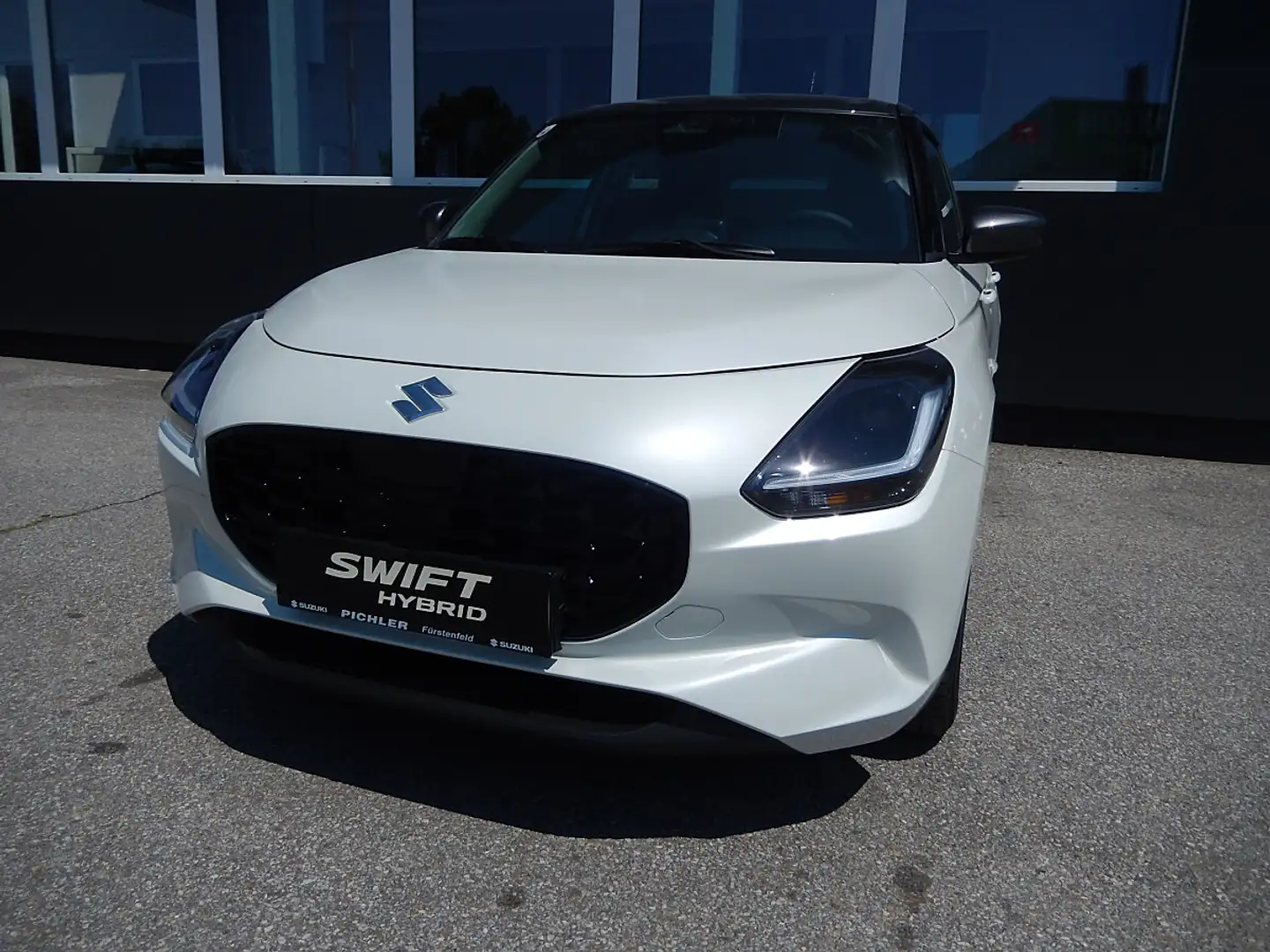 Suzuki Swift 1,2 Hybrid Shine Weiß - 1