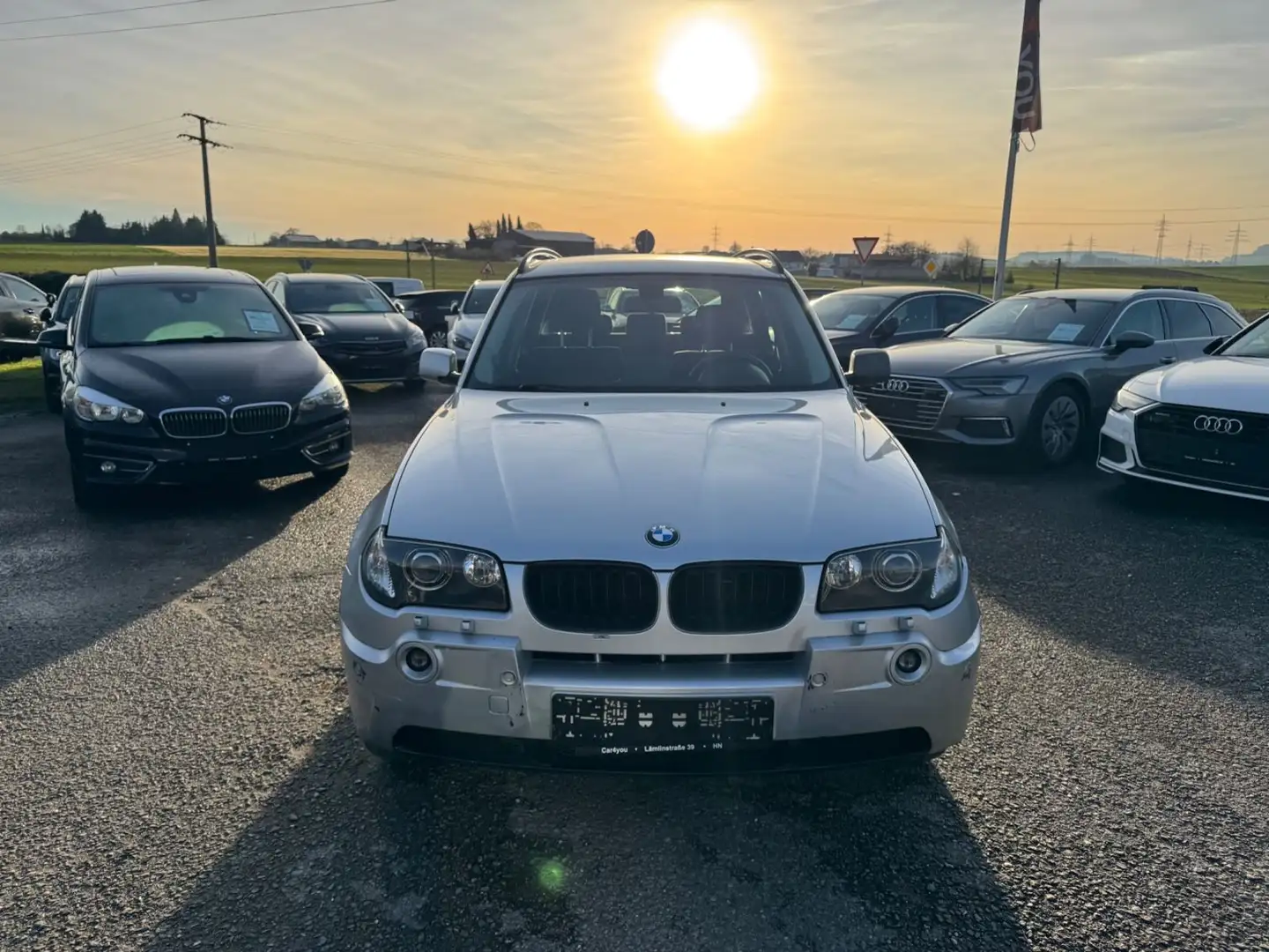 BMW X3 2.0i Pano AHK BI-Xenon Navi Kamera Teilleder Silber - 2