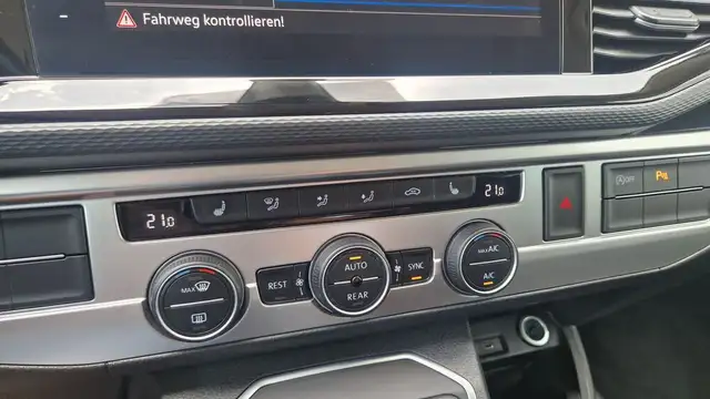 Volkswagen T6.1 Multivan TDI DSG 4MOTION ''Garantie'' Ansicht 16