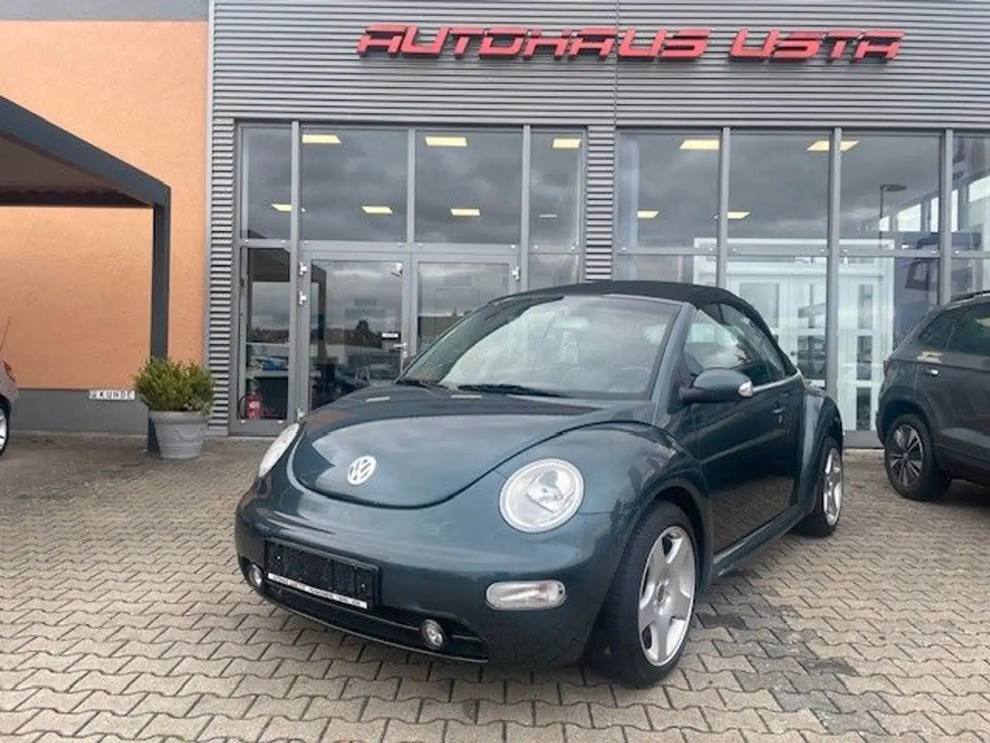 Volkswagen New Beetle Cabriolet 2.0 Highline Grün - 1