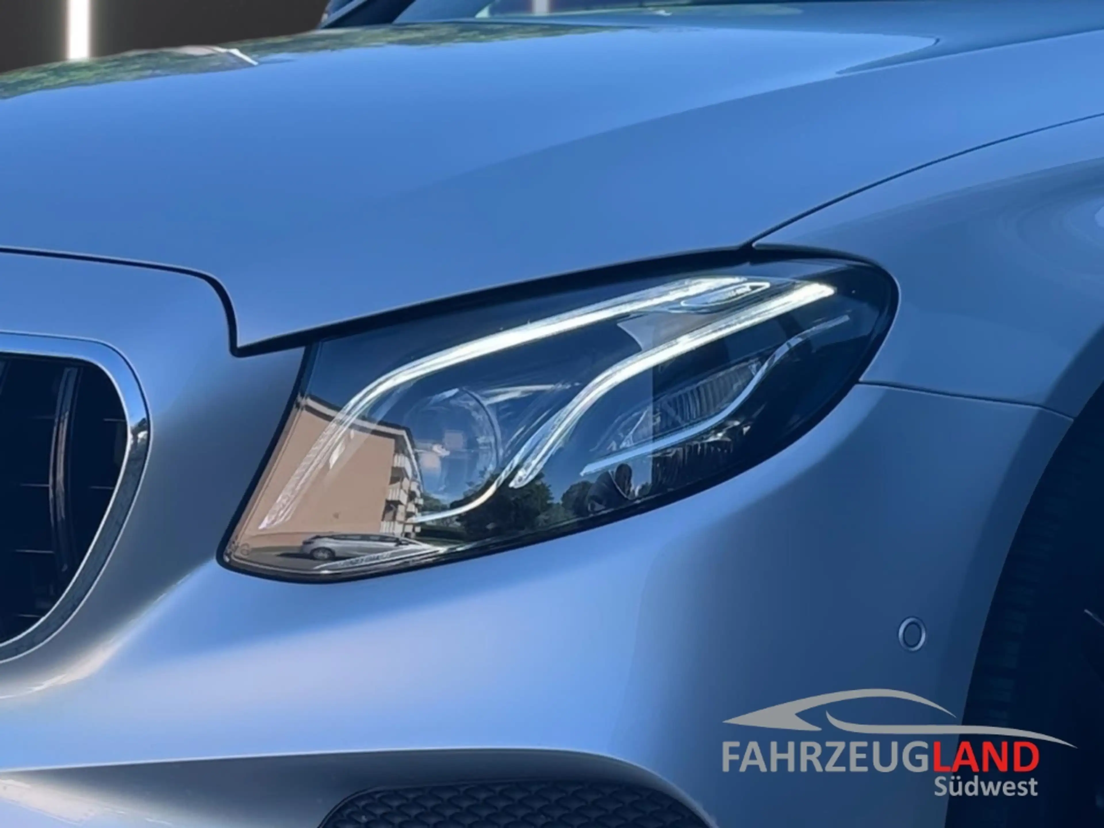 Mercedes-Benz E 350 AMG Exterieur Pano Keyless Standhzg Night Navi AHK — photo 5