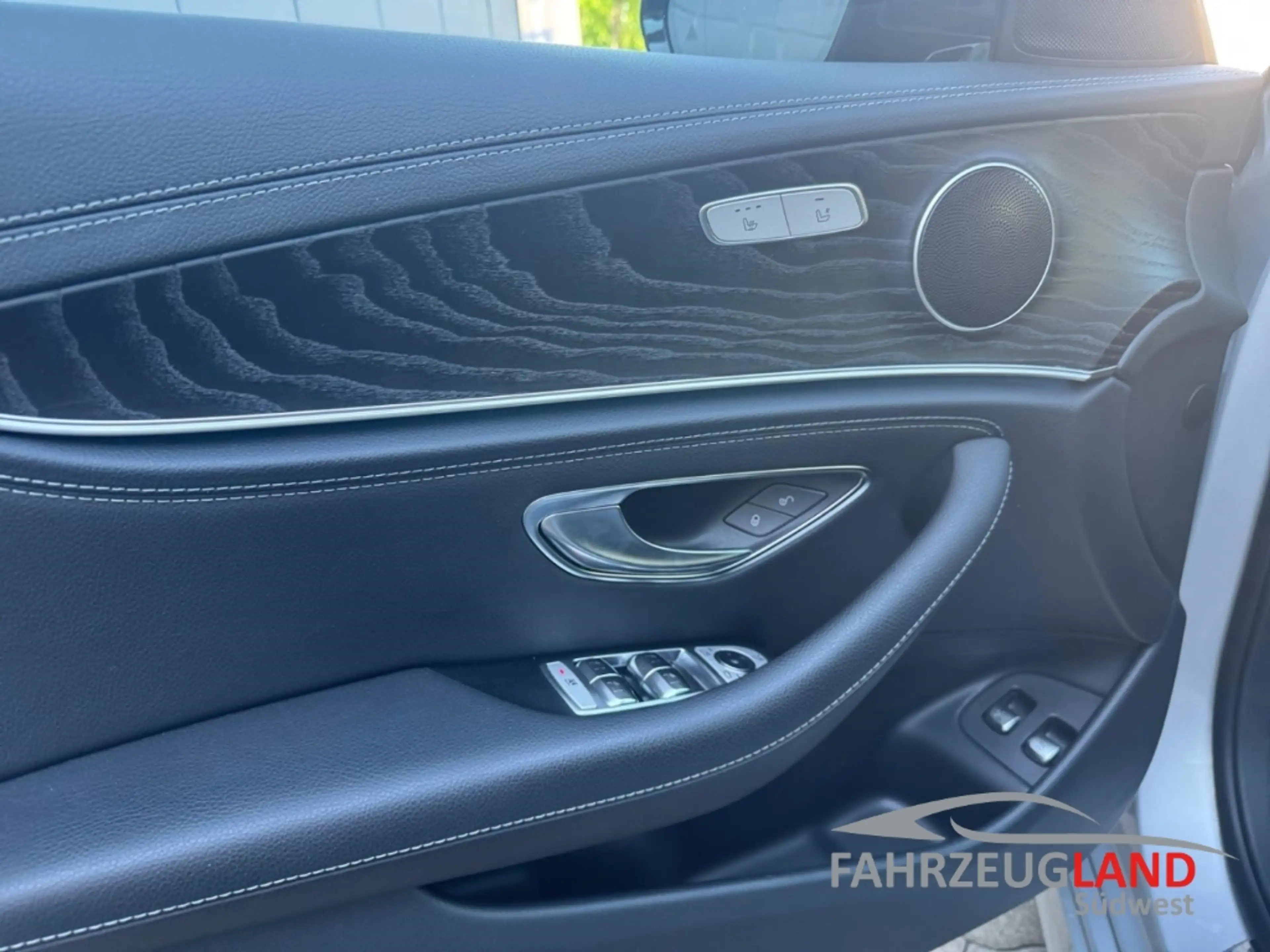 Mercedes-Benz E 350 AMG Exterieur Pano Keyless Standhzg Night Navi AHK — photo 15