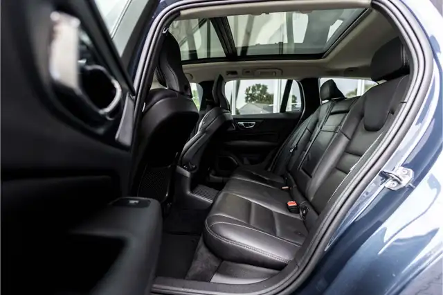 Volvo V60 view 10