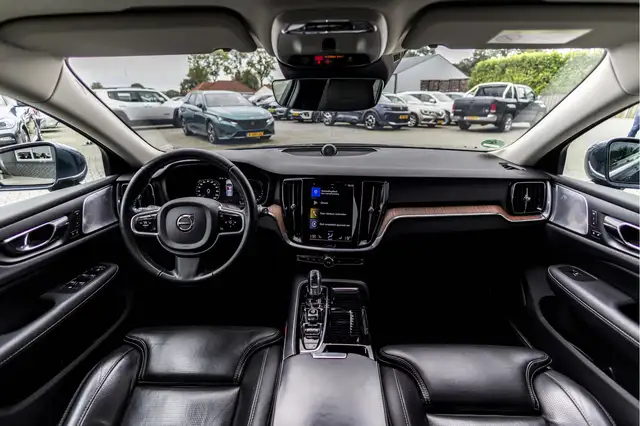 Volvo V60 view 6