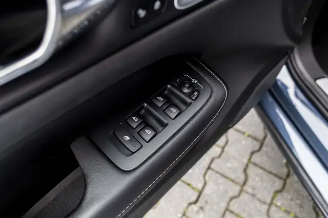 Volvo V60 view 25