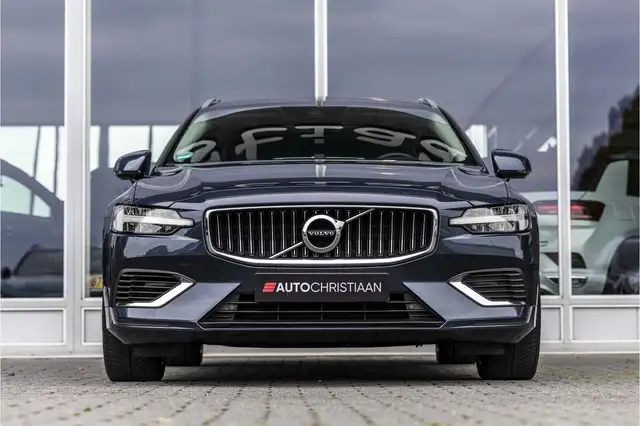 Volvo V60 view 3