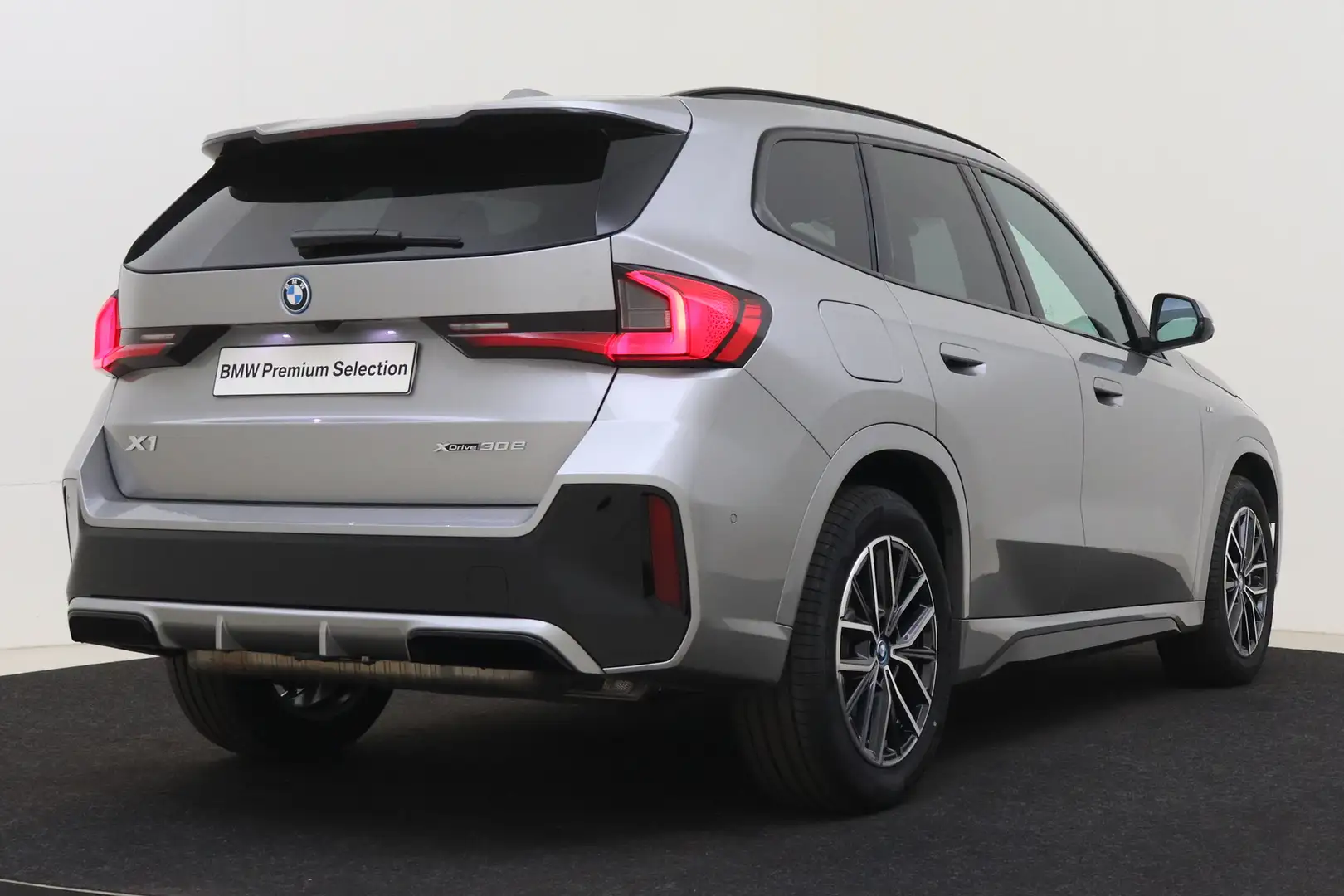 BMW X1 xDrive30e High Executive M Sport Automaat / Trekha Zilver - 2
