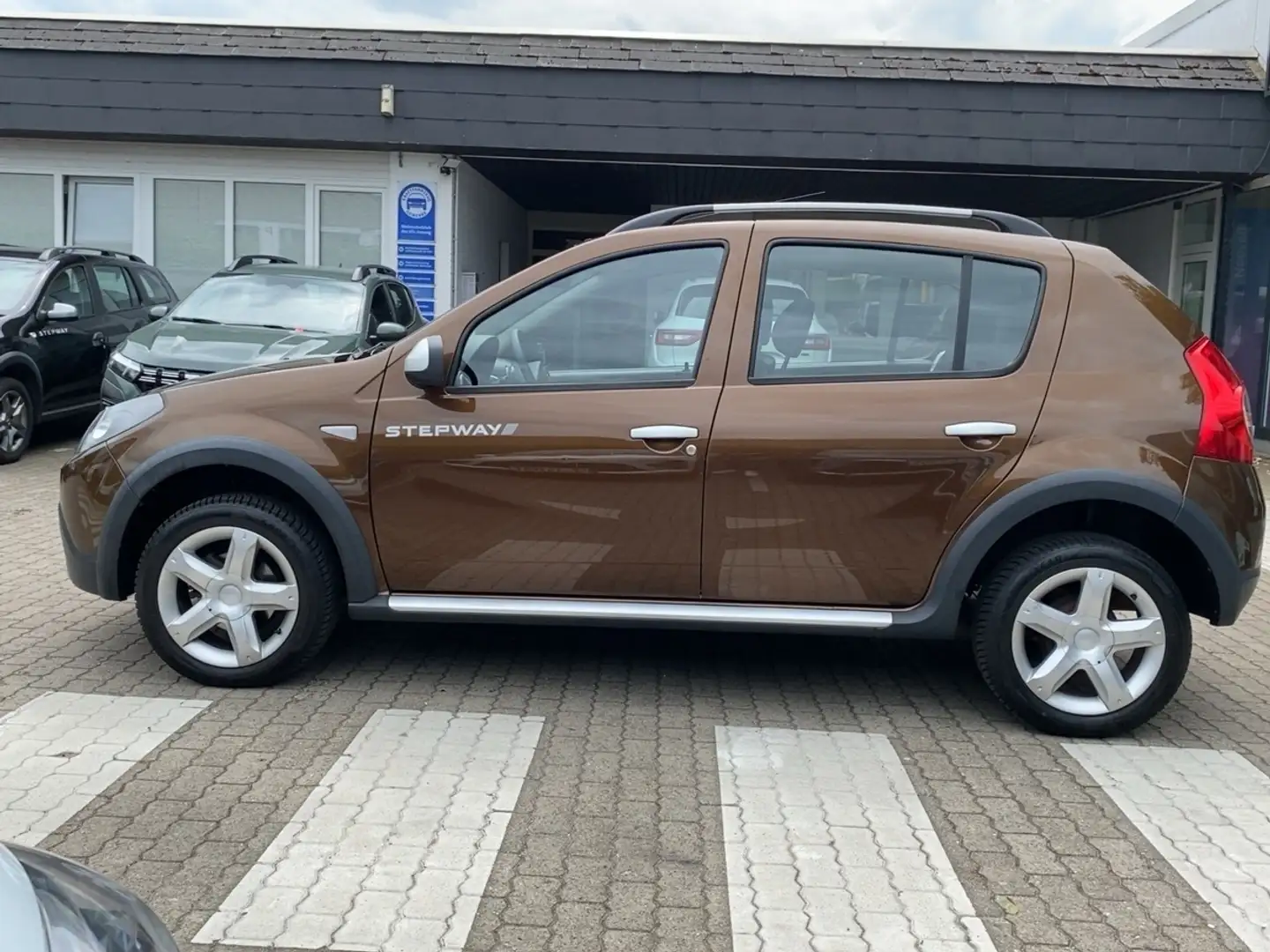 Dacia Sandero Lauréate II 1.6 LPG Klima,Isofix,GJR - 2