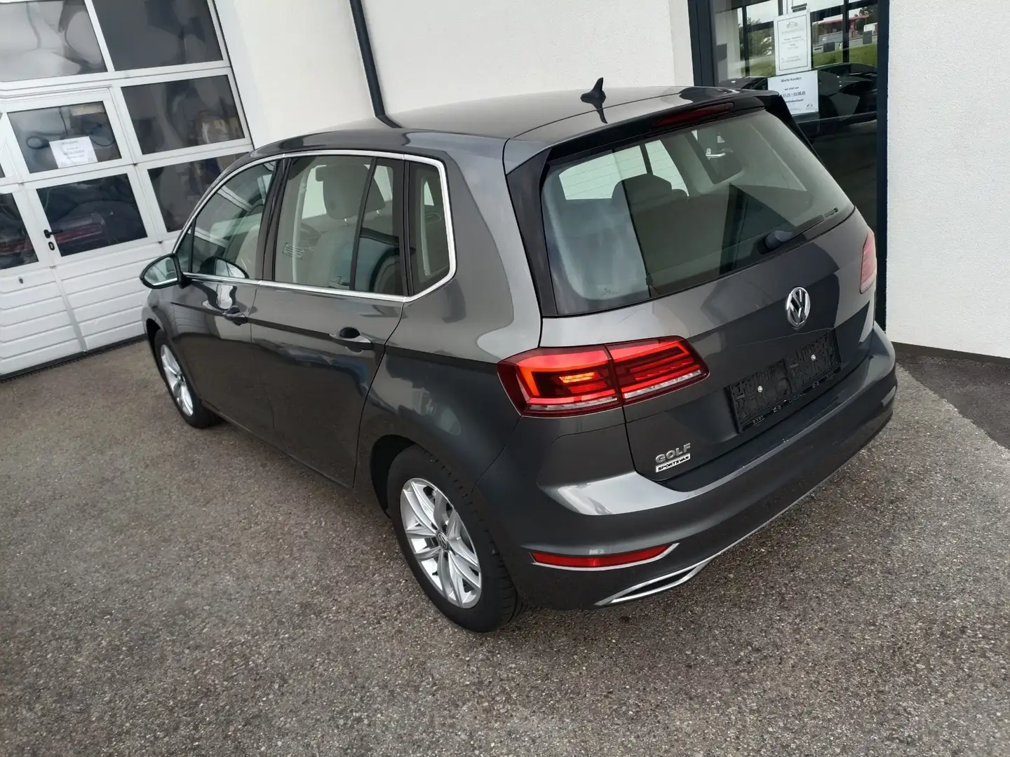 Volkswagen Golf Sportsvan 1,6 TDI SCR Highline DSG, NAVI, RADAR, Voll-Leder Grau - 2