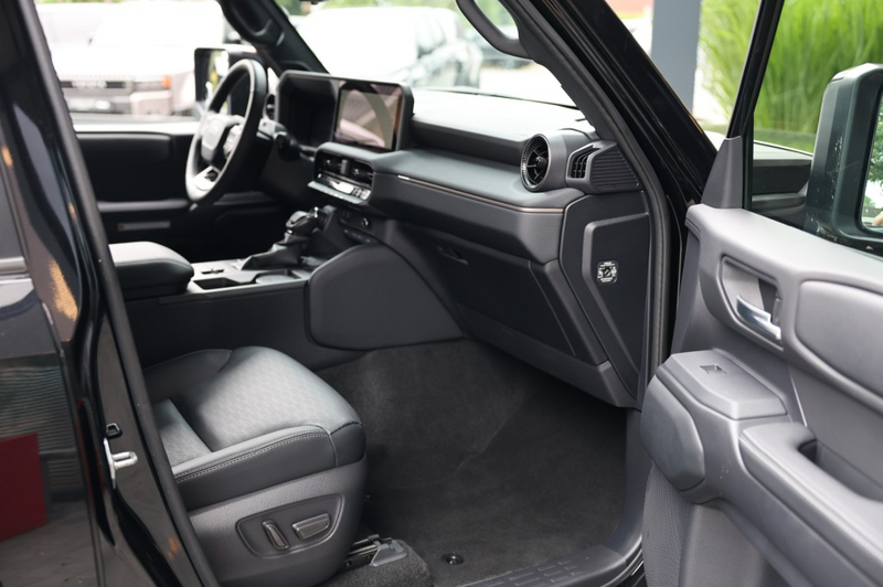 Toyota Land Cruiser 2.8 D-4D 5DRS PROFESSIONAL A/T VAN — photo 30