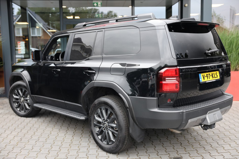 Toyota Land Cruiser 2.8 D-4D 5DRS PROFESSIONAL A/T VAN — photo 4