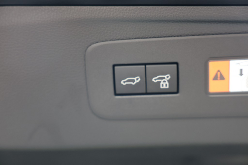 Toyota Land Cruiser 2.8 D-4D 5DRS PROFESSIONAL A/T VAN — photo 9