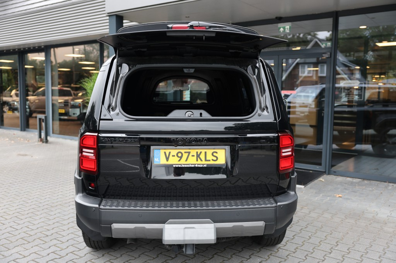 Toyota Land Cruiser 2.8 D-4D 5DRS PROFESSIONAL A/T VAN — photo 6