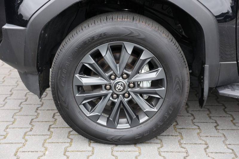 Toyota Land Cruiser 2.8 D-4D 5DRS PROFESSIONAL A/T VAN — photo 3