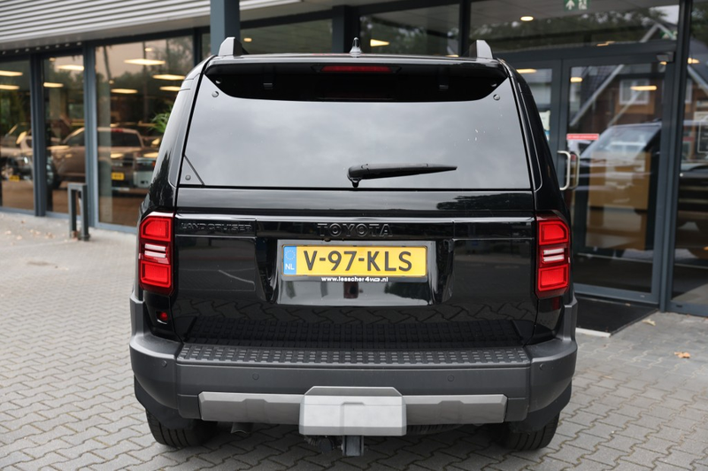 Toyota Land Cruiser 2.8 D-4D 5DRS PROFESSIONAL A/T VAN — photo 5