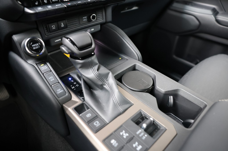 Toyota Land Cruiser 2.8 D-4D 5DRS PROFESSIONAL A/T VAN — photo 20